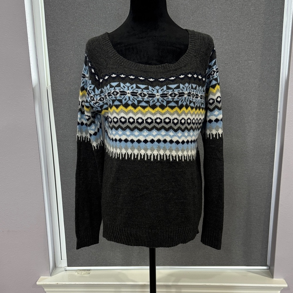 New York & Company Black and Blue Patterned Sweater